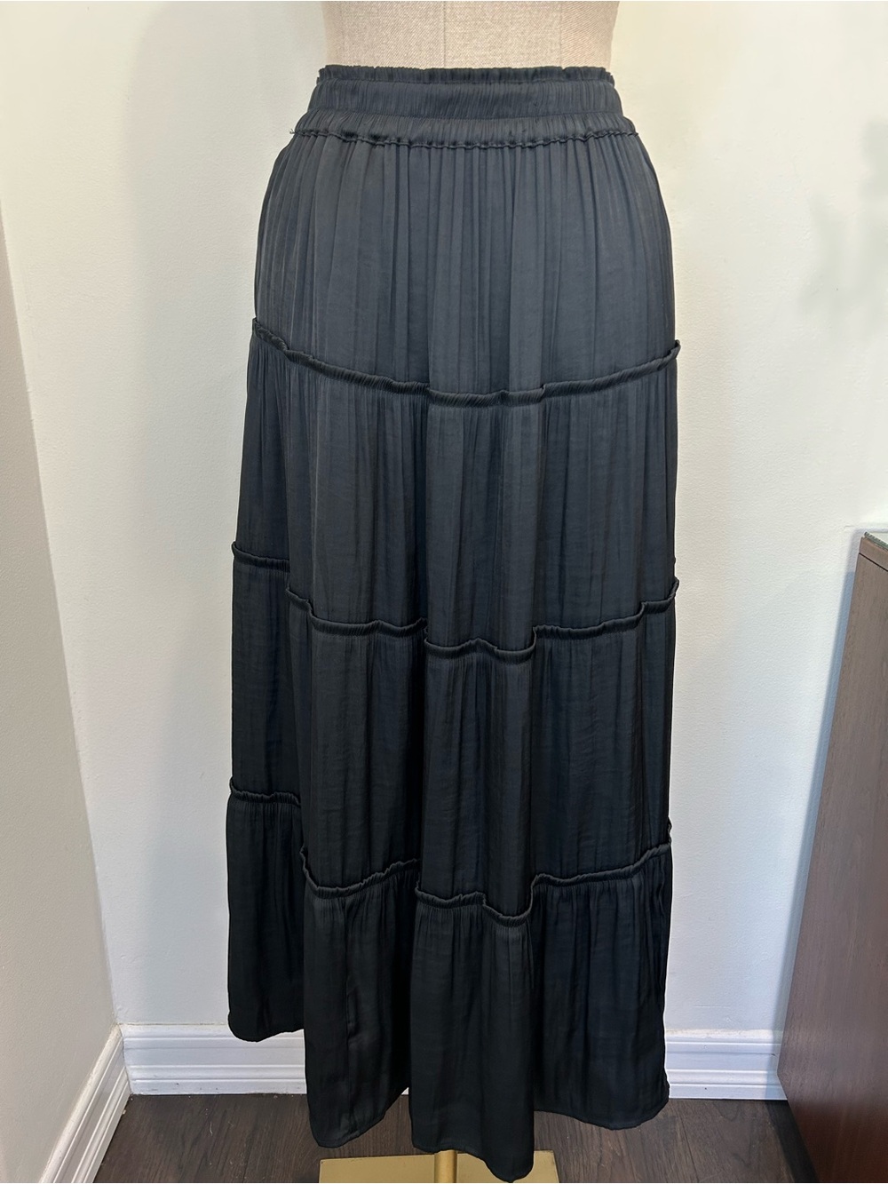 THE GAP - Black Satin Tiered Maxi Skirt Size M